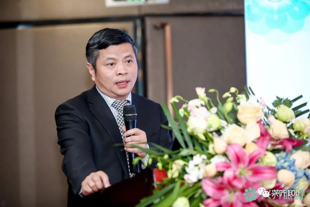 《干眼指南共识解读》——邓应平教授大咖论道环节由龚岚教授,袁进